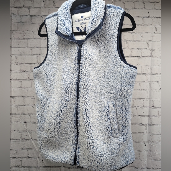 Beautiful Sherpa vest - Picture 1 of 12